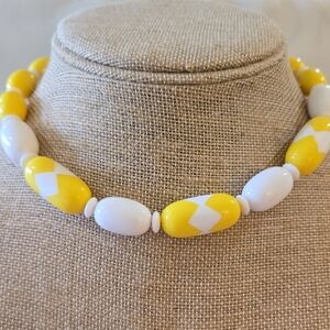 Vintage Avon "Sunsations" Acrylic Yellow And White Beaded Necklace